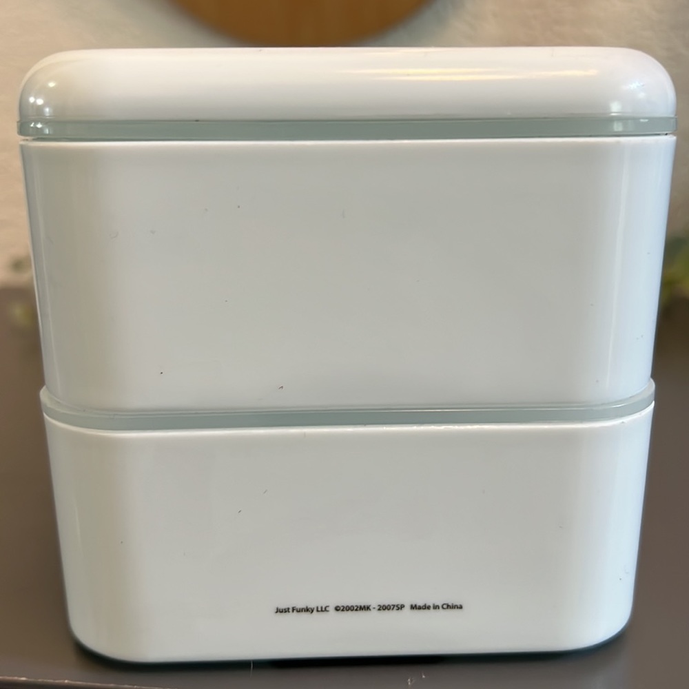 2002 Naruto Stackable Lunchbox! - Picture 2 of 9